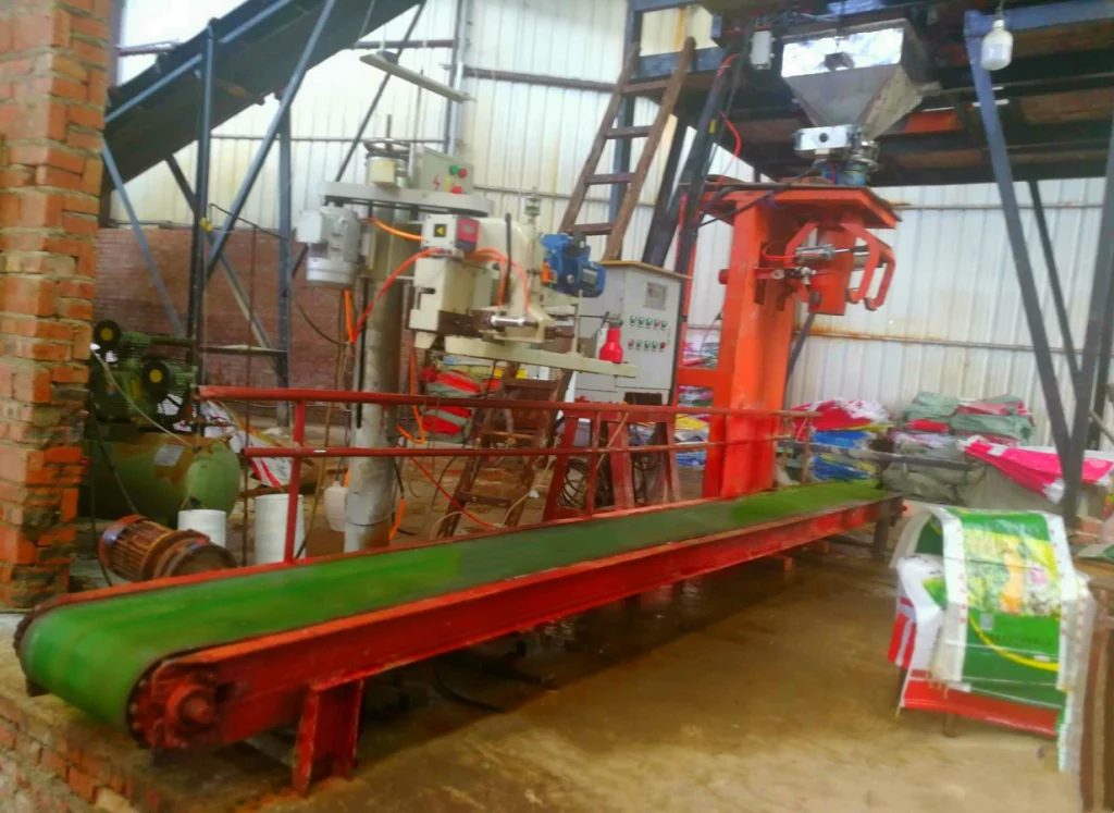 Conveyor Packaging Scale 28 Compound Fertilizer Packaging Machine 6