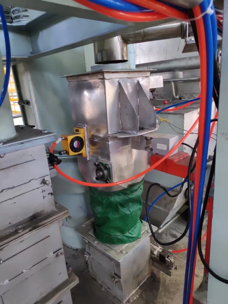 15L Small Bag Powder Packaging Machine 1 15L Small Bag Powder Packaging Machine 2