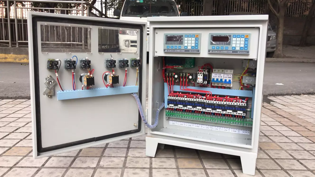 Weighing and Batching Control Cabinet and Console 8 Weighing and Batching Control Cabinet and Console4