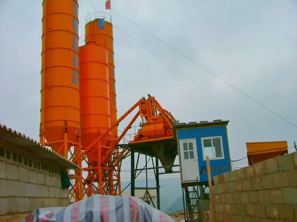 Home 31 混泥土搅拌装置使用现场On site use of concrete mixing equipment