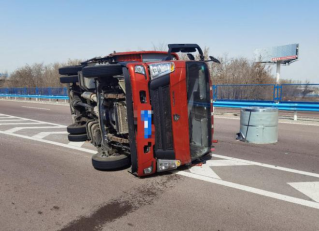 What Happens If Overload Truck? And How to Prevent It? 6 overload truck risks