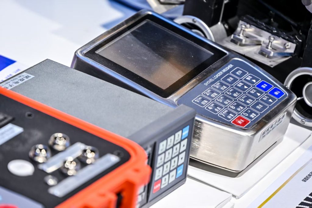 Showcasing Innovation from Chongqing to Africa: Bincen Weighing Solutions at the 4th China-Africa Economic and Trade Expo 22 China-Africa Expo Bincheng Booth Showcases Smart Truck Weighing Solutions