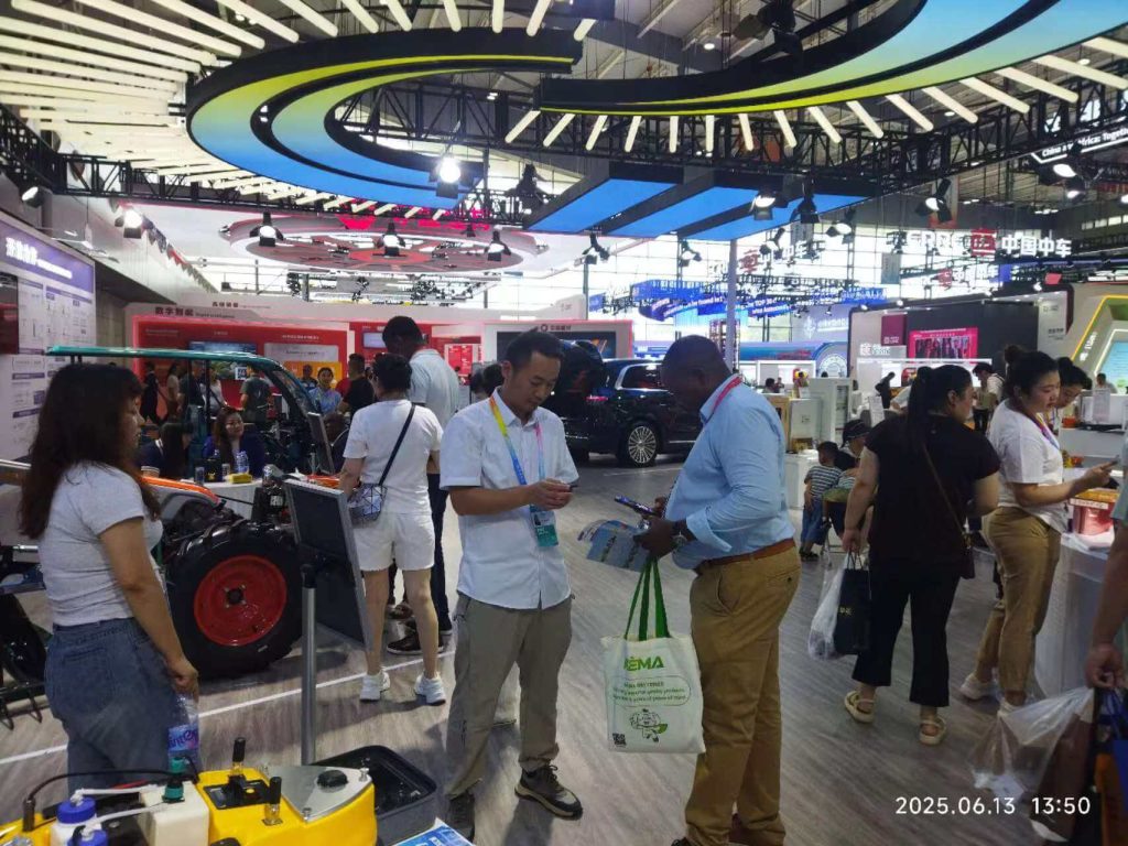 Showcasing Innovation from Chongqing to Africa: Bincen Weighing Solutions at the 4th China-Africa Economic and Trade Expo 33 China-Africa Expo Bincheng in Discussions with Global Business Partners