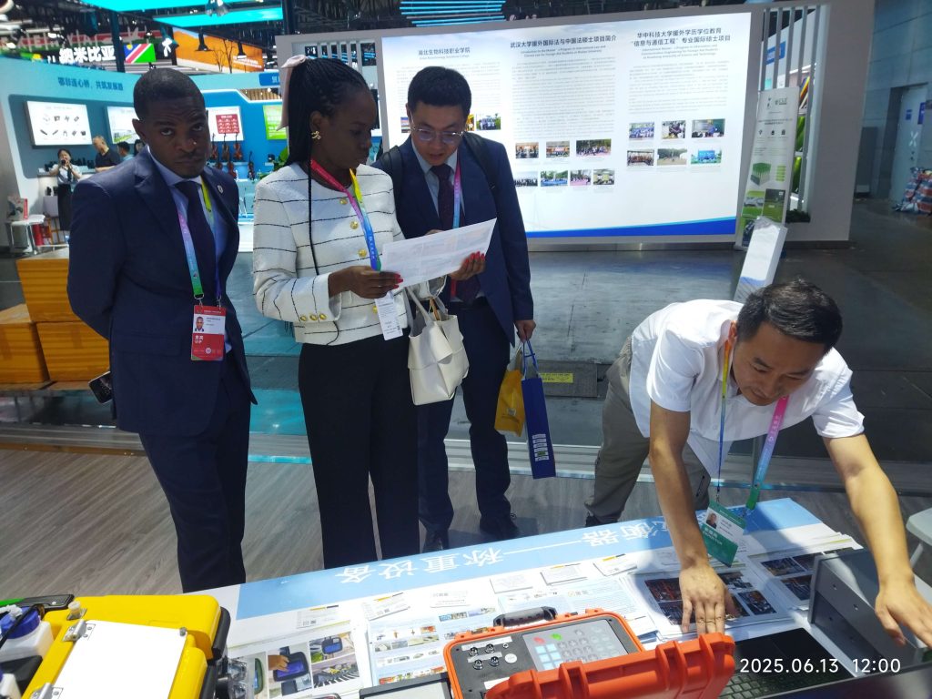 How Truck Scale Suppliers Help Users Reduce Lightning Strike Damages? 6 China-Africa Expo Bincheng in Discussions with Global Business Partners